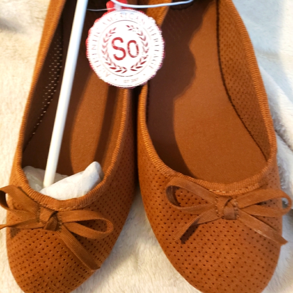 Women's flat suede ballet shoe
